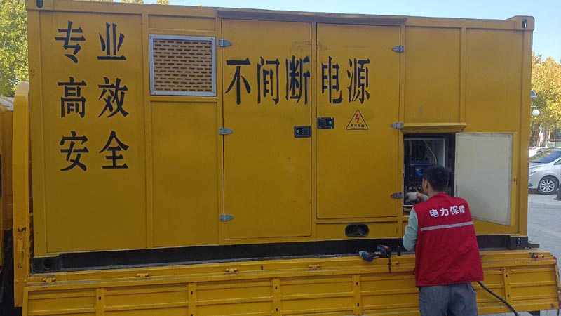 潮阳柴油发电机组和UPS电源配合使用时，如何避免切换过程中的电力中断？